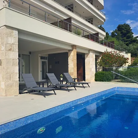 Jolara With Heated Pool * Мимице